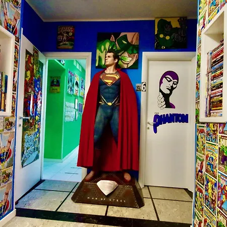 Comics Guest house 2*