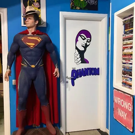 Comics Guest house 2*