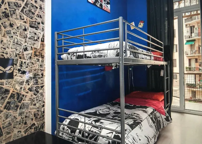 Comics בית הארחה 2*